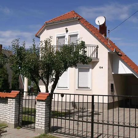 Holiday home In Balatonmariafuerdo 19513 Balatonkeresztur